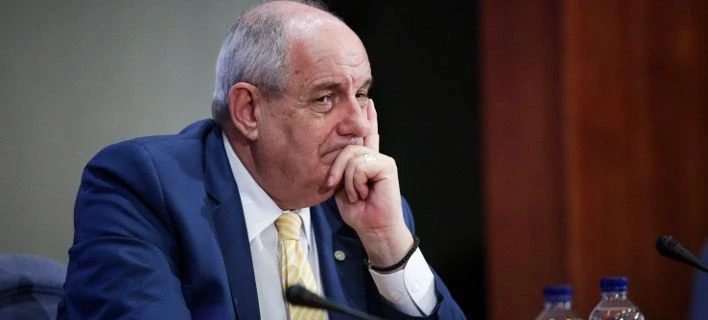 Ο Καμμένος έδιωξε τον Τέρενς Κουίκ από τους ΑΝΕΛ – «Έθεσε εαυτόν εκτός κόμματος» – Δείτε βίντεο